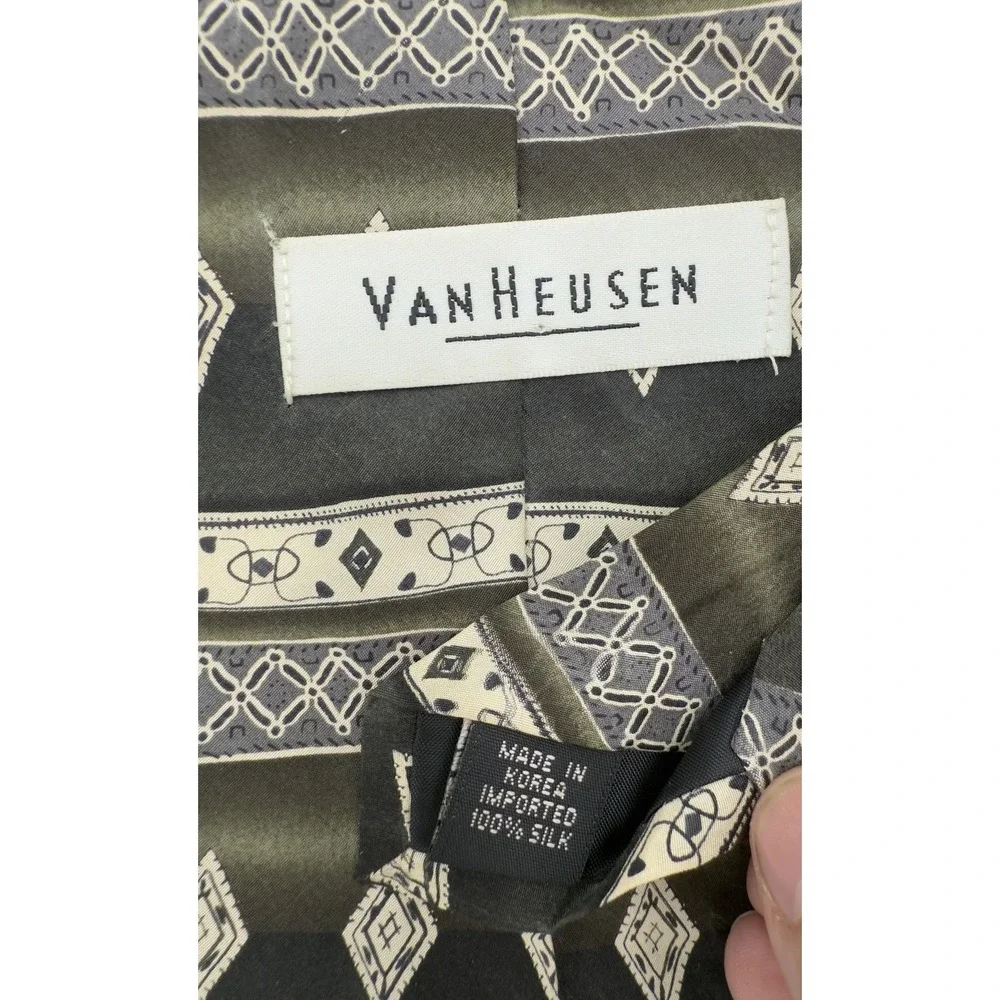 Vintage Van Heusen Silk Tie Lot 2 Paisley Diamond Mens Classic USA Korea 90s Set